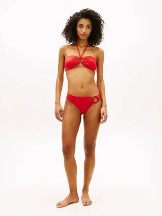 Bikini clásico con anilla para las partes de abajo