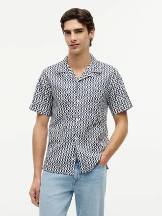 Camisa camp de corte regular con estampado solar