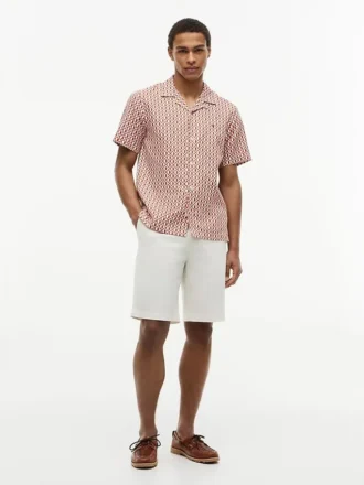 Camisa camp de corte regular con estampado solar