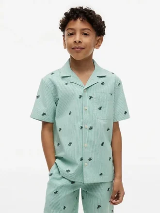 Camisa de campamento a rayas con logotipo monograma para niños