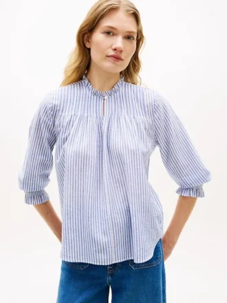 Camisa de gasa con pliegues y ribete de volantes