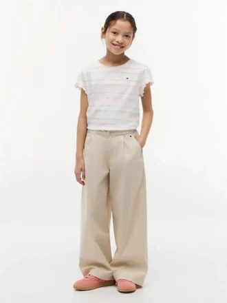 Camiseta infantil de rayas con ribete en las mangas Camiseta infantil de rayas con ribete en las mangas