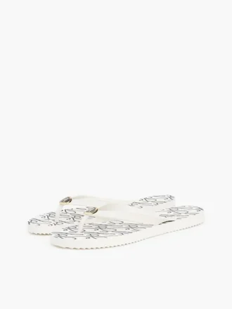 Chanclas con detalles metálicos y estampado TH Script