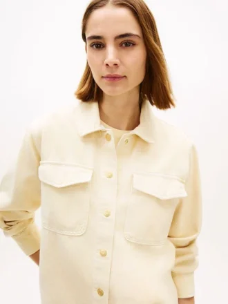 Chaqueta de camisa de mezclilla teñida en prenda