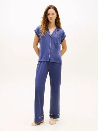 Conjunto de pijama de manga corta con camisa y pantalones cortos