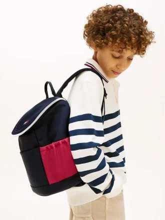 Mochila con solapa y bloques de color para niños