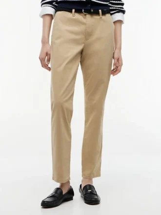 Pantalón chino de corte ajustado