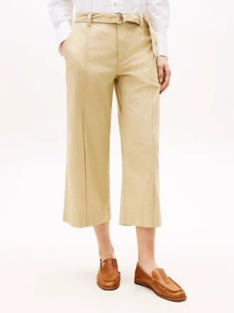 Pantalón chino de pierna ancha con cinturón
