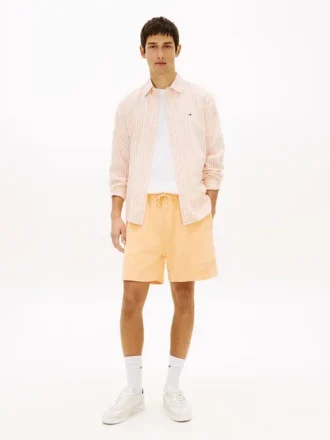 Pantalones cortos de playa teñidos en prenda de Tommy Jeans