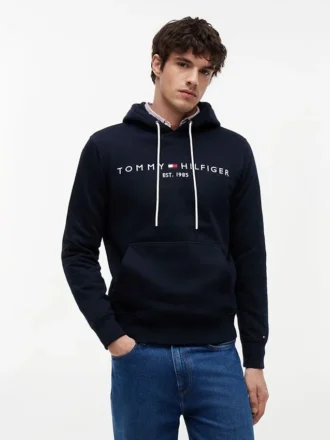 sudadera con capucha y logotipo tommy bordado 1 8 330x440 - Sudadera con capucha y logotipo Tommy bordado