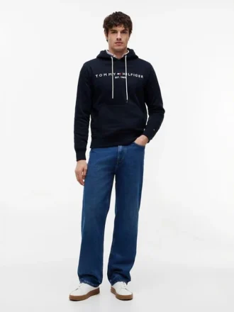 sudadera con capucha y logotipo tommy bordado 2 8 330x440 - Sudadera con capucha y logotipo Tommy bordado
